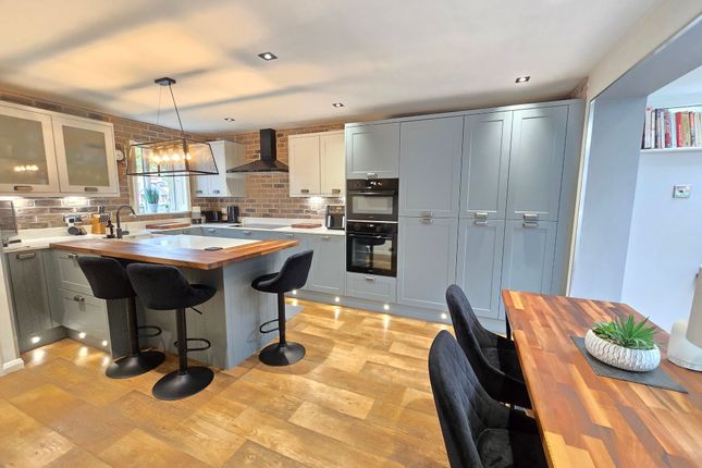 3, Whitebeam Close, Timperley, Altrincham photo 3