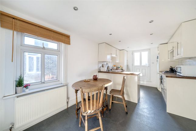 Flat for sale in Raleigh Road, London