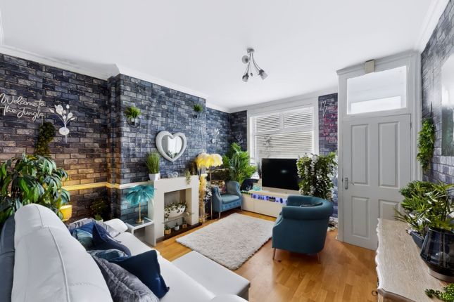 207 Longfield Road, Bolton photo 2
