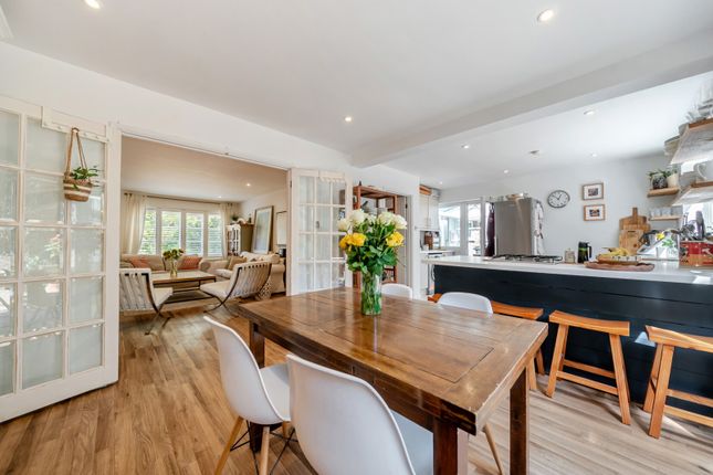 3, Dundaff Close, Surrey photo 4