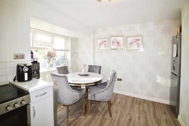 15, Durham Close, Swadlincote photo 3