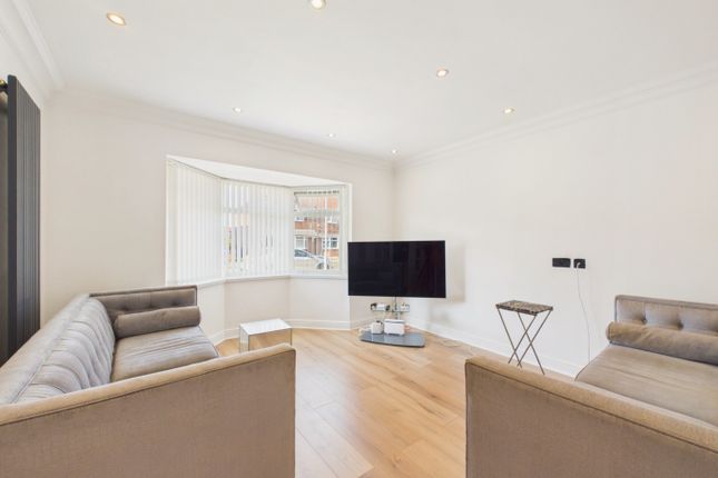 22 Grangeside Avenue, Hull, East Riding Of Yorkshire photo 3