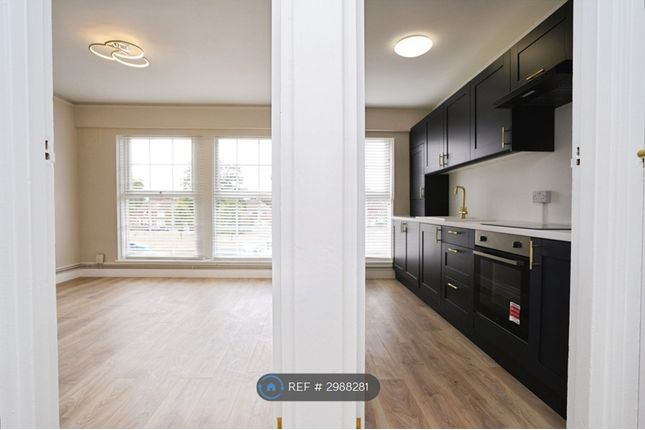 Woodhall House, Cole Green Lane, Welwyn Garden City photo 3
