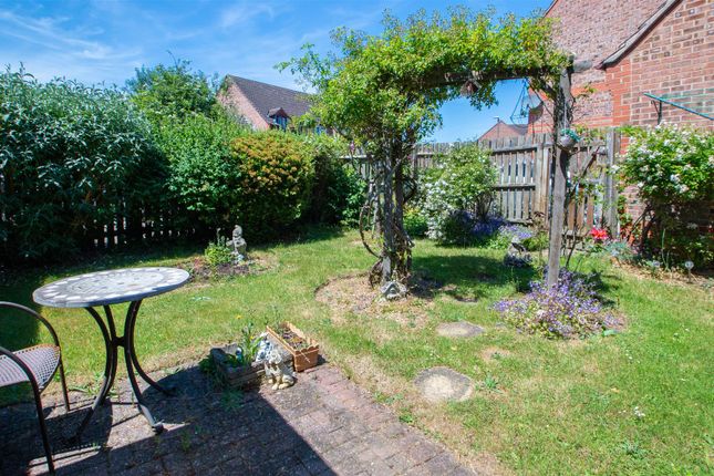 29, Lynmouth Crescent, Milton Keynes photo 5