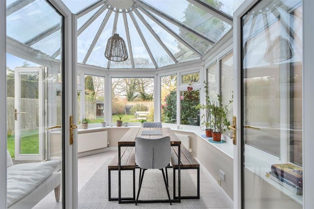 63, Nightingale Crescent, West Horsley photo 4