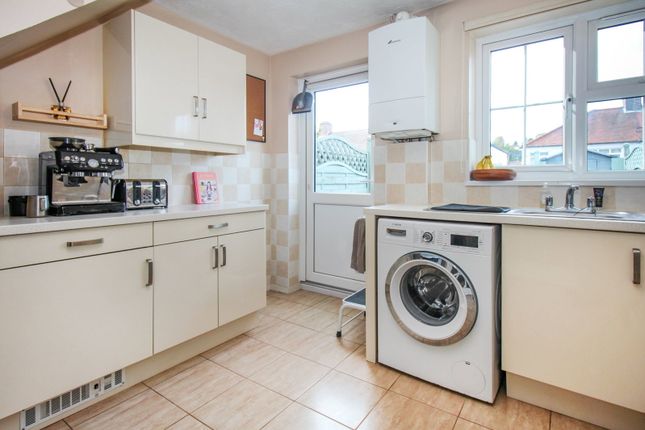 108, Braemar Avenue, South Croydon photo 4