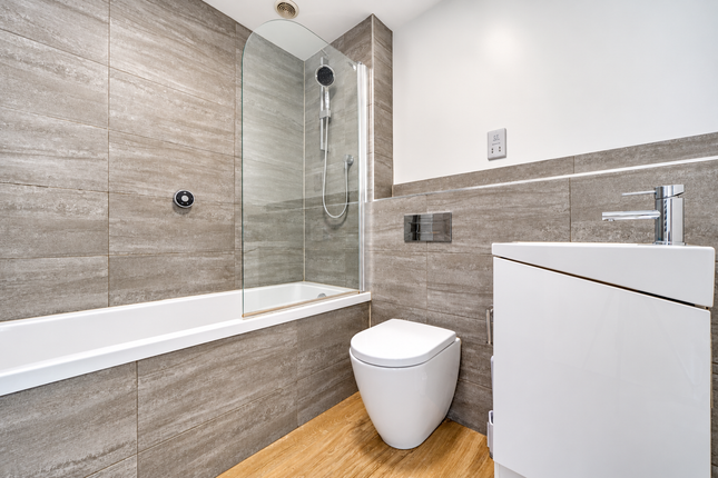 179 Warren Road, Orpington photo 4