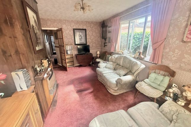 53 Woodlands Road, Gillingham, Kent photo 4