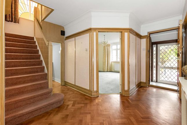 3, Spurgeon Avenue, London photo 3