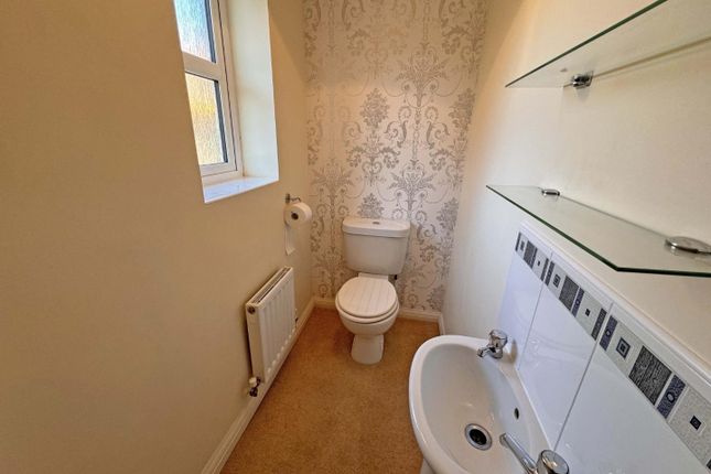 10, Brodie Close, Rugby photo 5