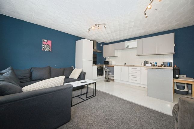 37, John Street, BRIDGEND photo 2