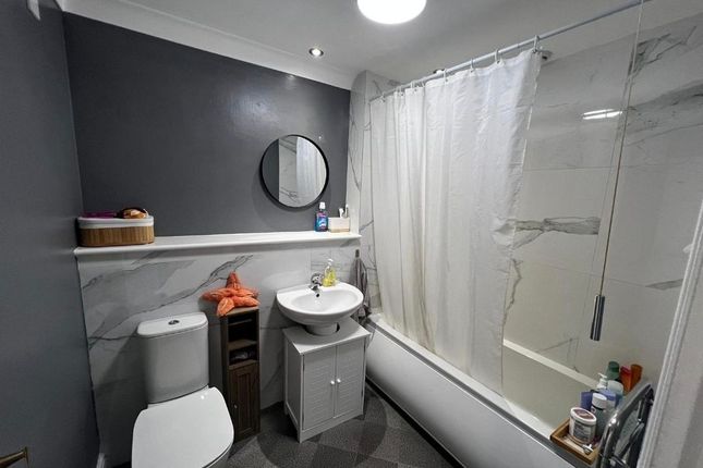 44 Victoria Court, Victoria Street, Grimsby photo 3