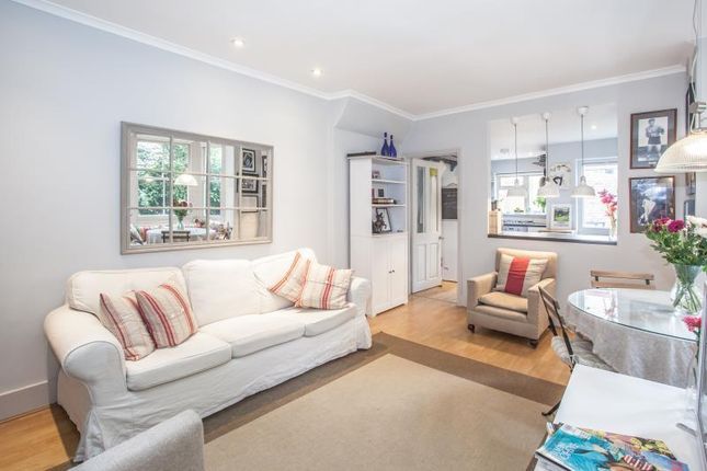 107 Devonport Road, Flat A, London photo 4