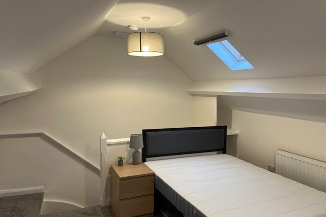 Room 6, Mansfield photo 2