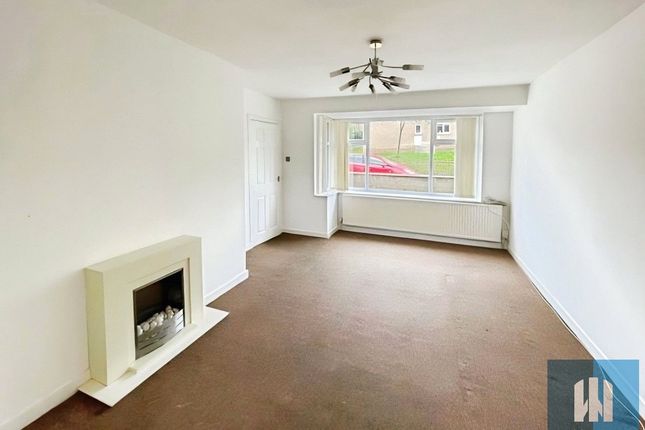 12, Warrenside, Huddersfield photo 3