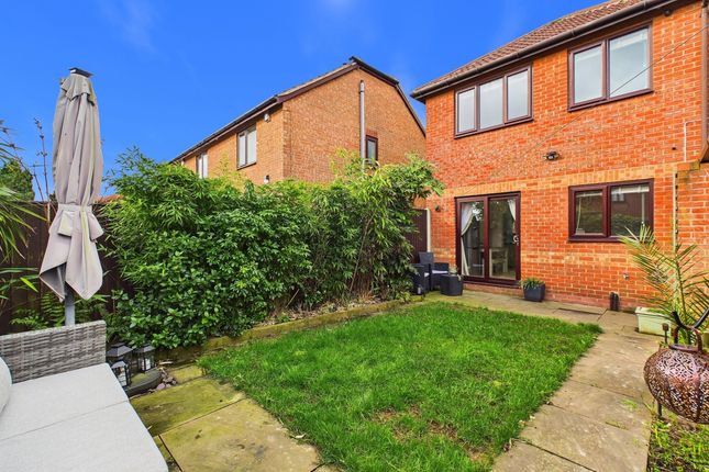 14, North End Drive, Doncaster photo 4