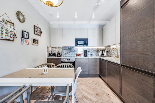 Flat 5, 35, West Lodge Avenue, London photo 3