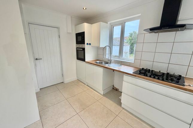 Monkton Drive, NOTTINGHAM photo 4