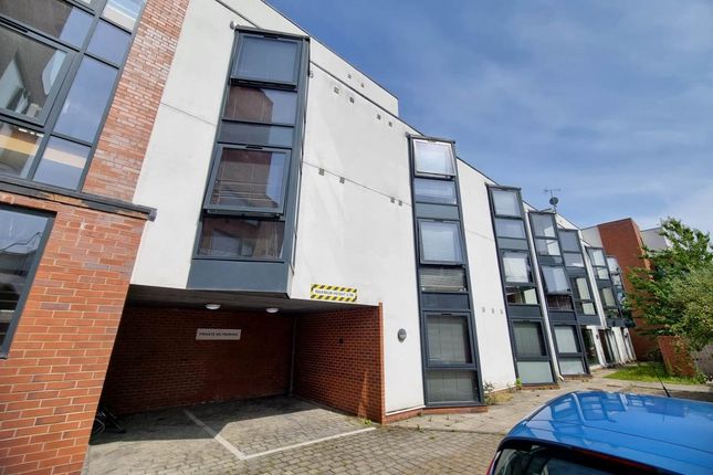 Thumbnail Studio to rent in 47 St Michaels Lane, Headingley, Leeds