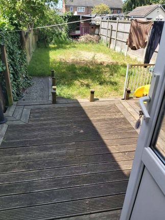 Ellis Avenue, Rainham photo 3