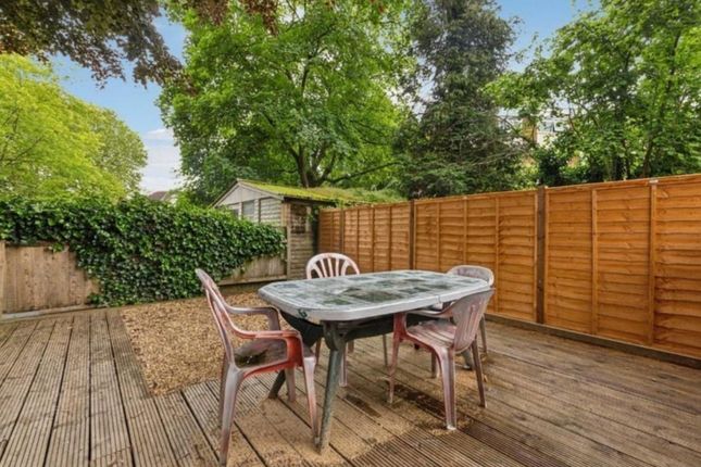 Flat 3, 17, Ellesmere Road, London photo 3