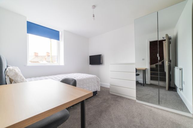 70, Flora Street, Cardiff photo 5