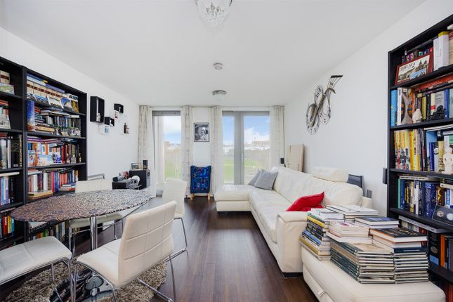 Thumbnail Flat to rent in Parkside Court, 15 Booth Road, London