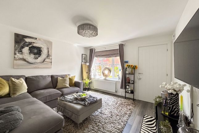 80 Rolag Crescent, Manchester photo 2