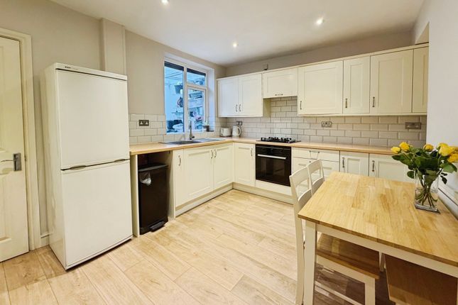 76, Lysons Road, Hampshire photo 4