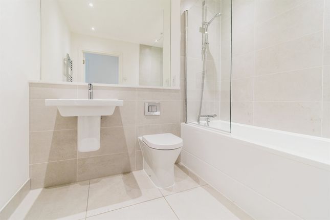 Thumbnail Flat for sale in Granada House, Meridian Way, Southampton