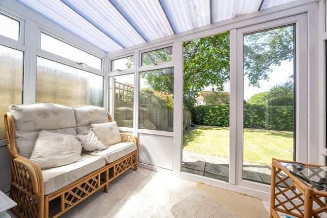 2, Hindle Close, West Chiltington photo 4