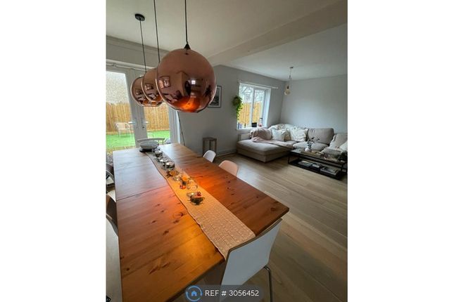 Millson Close, Whetstone, London photo 2