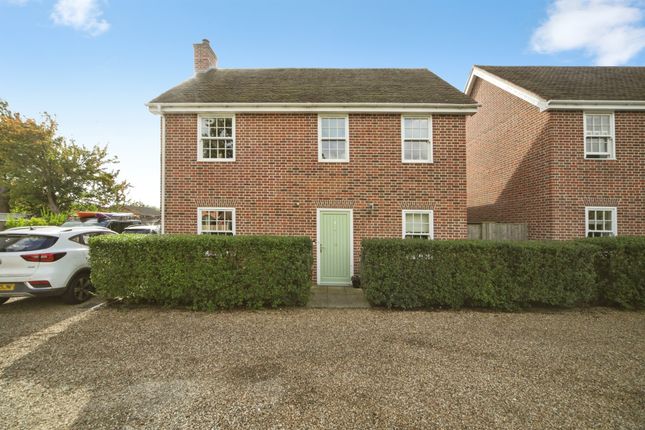 4-bed detached on Willow Tree Yard, Woodbridge, £350,000