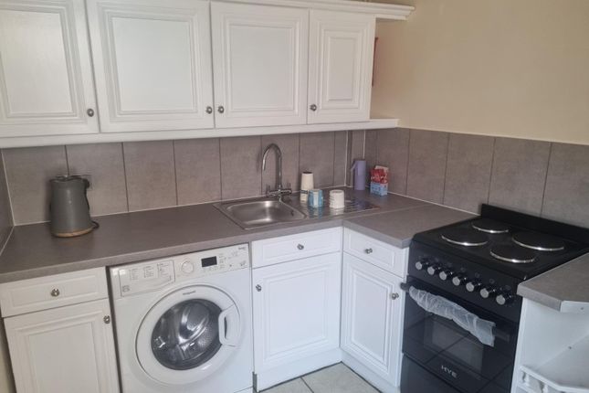 Ground  Floor Flat 3, Bampton Street, Minehead photo 2