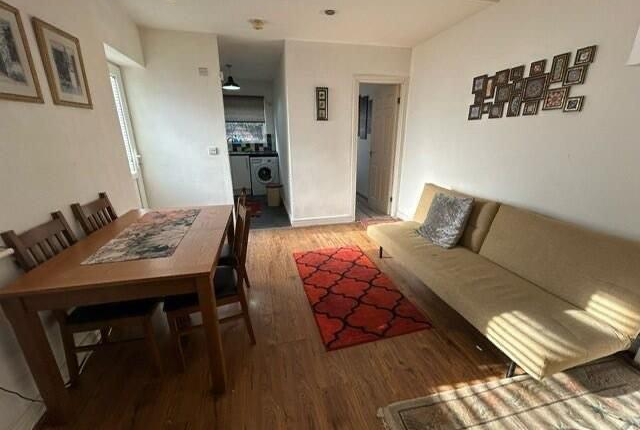 22, Cranston Grove, Cheadle photo 4
