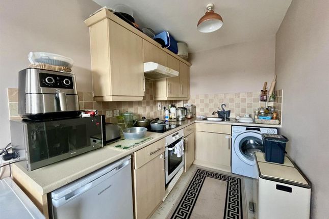 56, Vale Drive, Peterborough photo 3