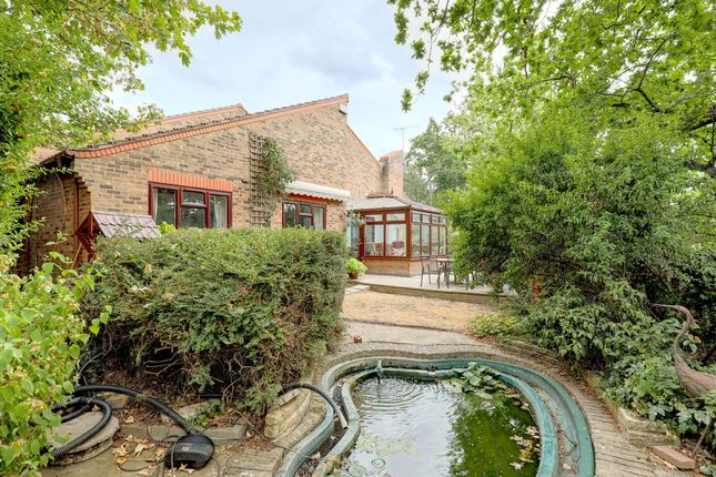 15 Bryce Close, Ware photo 2