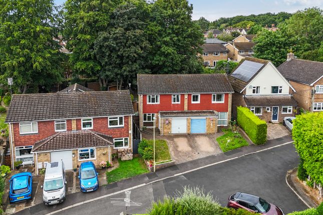 9, Bramble Close, Harpenden photo 3