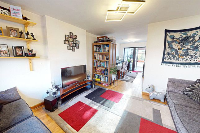 18 Hartwell Close, Manchester photo 3