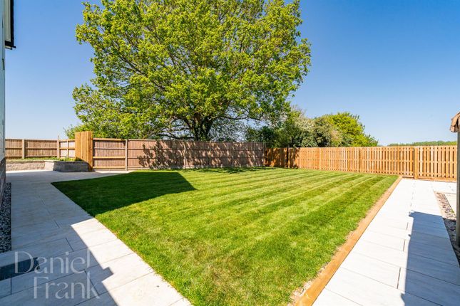 6 Hawthorn Close, Ongar Road, Ongar photo 3