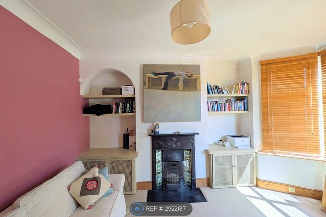 Ladbroke Road, Enfield photo 3