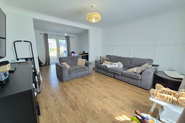 6, Lowcroft, Skelmersdale photo 2