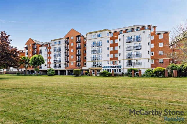 1-bed flat on 25 Martello Court, Jevington Gardens, Eastbourne, £145,000