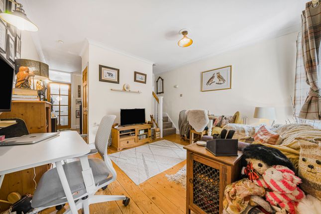 73 Linkfield Road, Isleworth photo 4