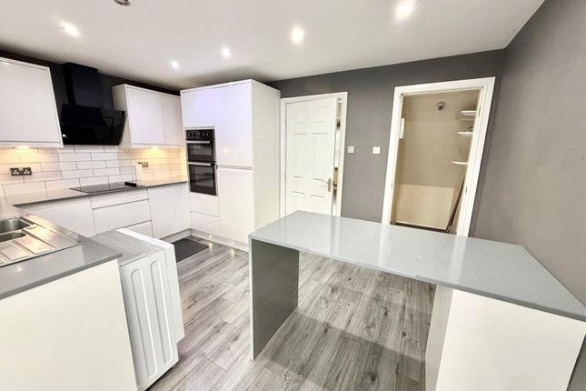 14, Rissington Avenue, Greater Manchester photo 4
