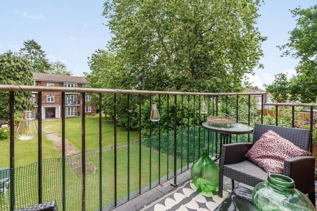 Flat for sale in Windsor, Berkshire