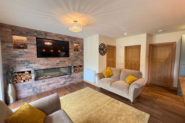 4 Ingleton Close, Crewe photo 3