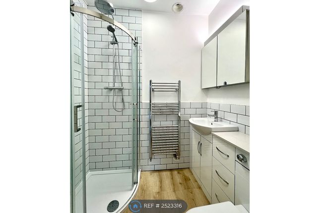 Ds Shower Room