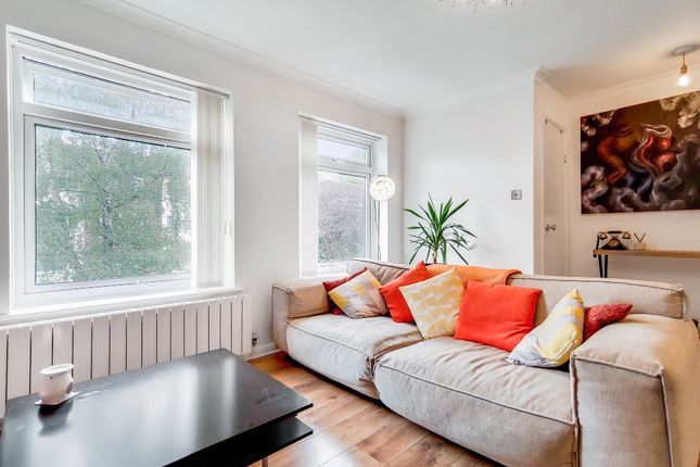 Thumbnail Flat to rent in Cornwall Road, Hatch End, Pinner