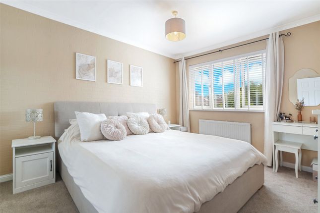 27, Woodside Avenue, Lanarkshire photo 4